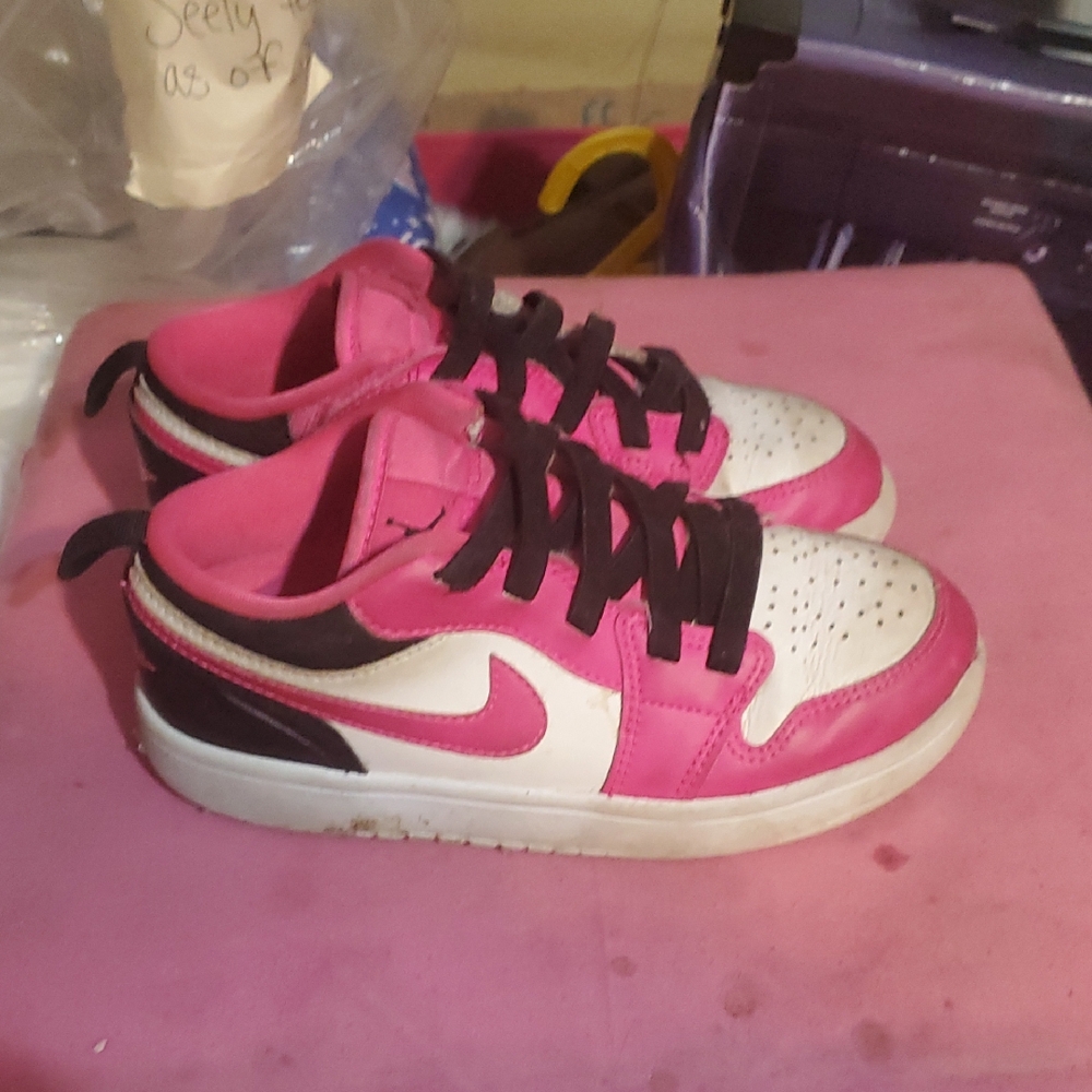 Nike Kids Sneakers in Pink, White, and Black